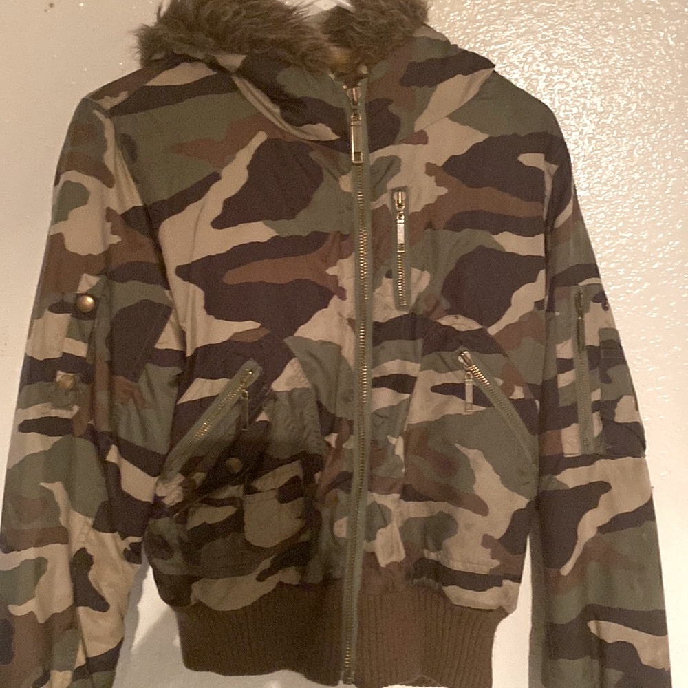No boundaries size L cameo print with zippers & hood jacket.